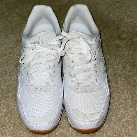 Diadora N9002 Suede Sneakers Size 9 Color White Cream